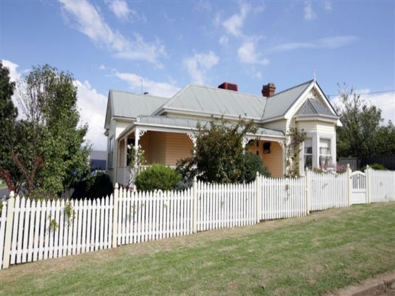 16 Wardle St Junee New South Wales House for Sale RE/MAX Australia