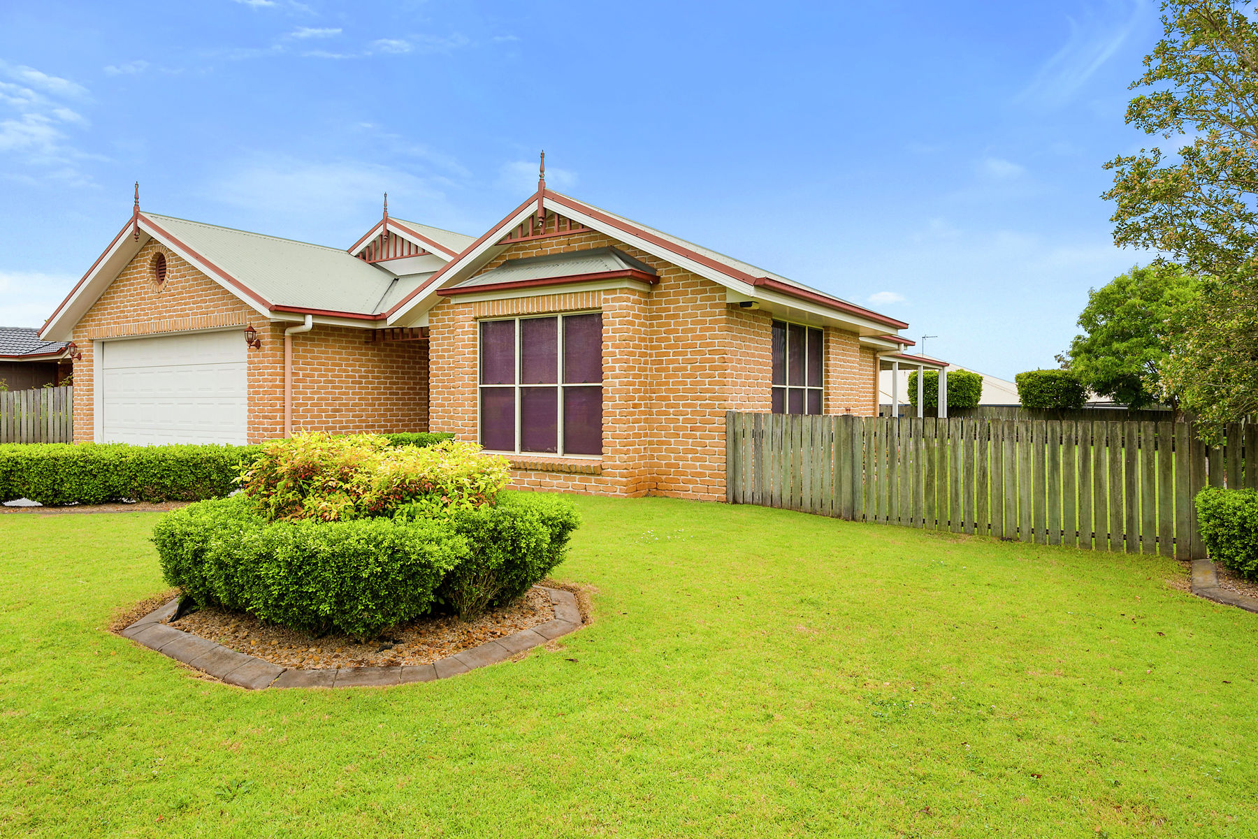 7 Sweetapple Crescent Centenary Heights Queensland House for Sale RE