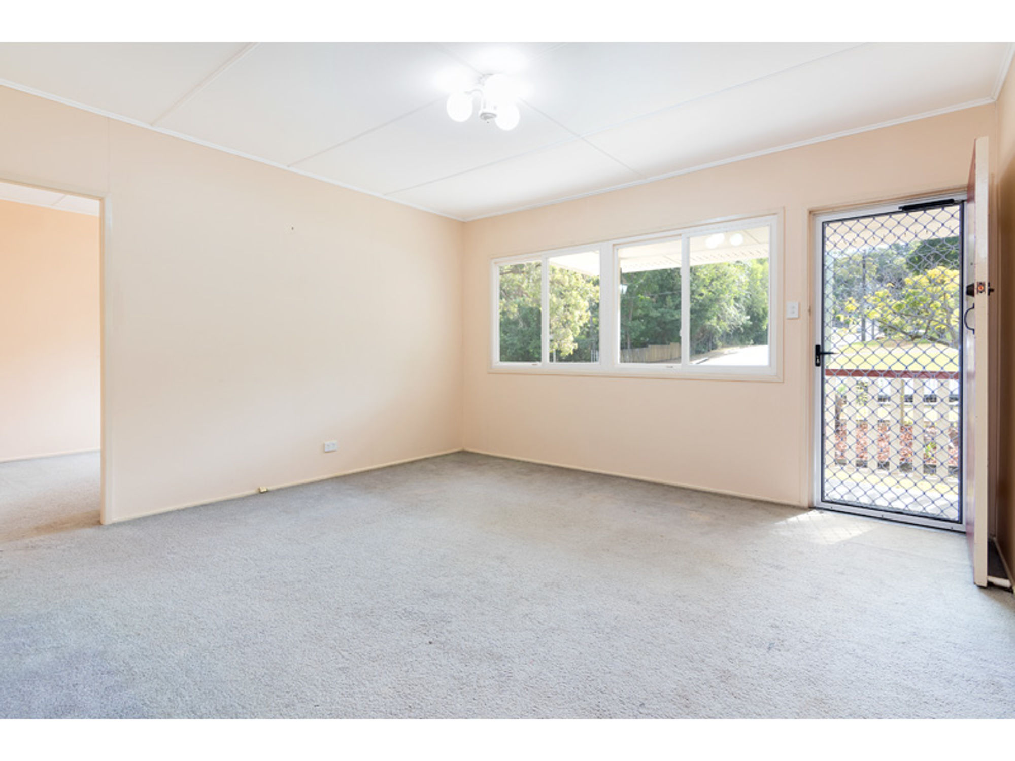 75 Nursery Road Holland Park West Queensland House for Sale RE/MAX Australia 75 Nursery Road Holland Park West Queensland House for Sale RE/MAX Australia