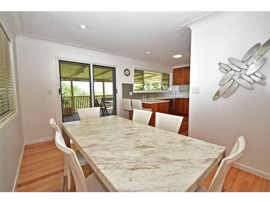 17 Cresthaven Drive Mansfield Queensland House for Sale RE/MAX Australia