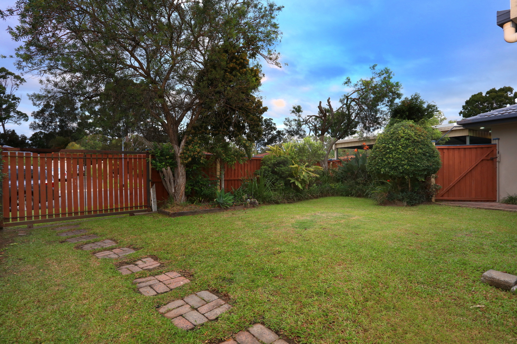 1/26 morinda way labrador queensland duplexsemi-detached