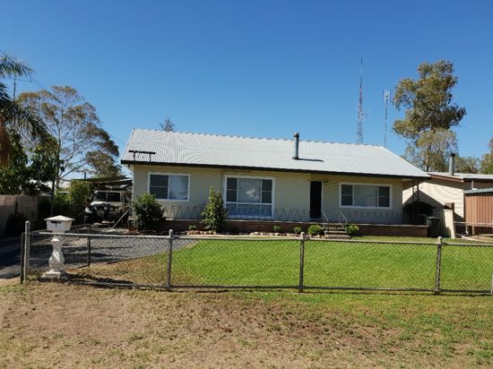 Renovated 3 bedroom family home with wooden floors
