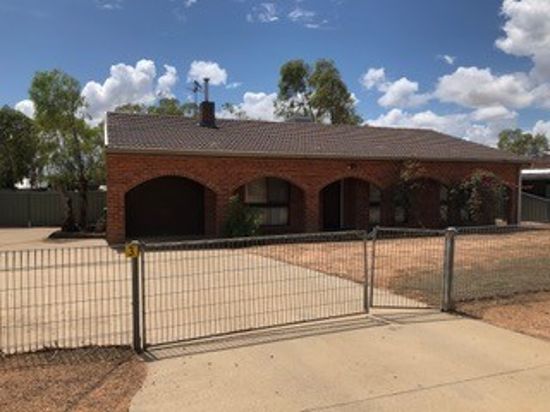 3 Red Robin Street, Lightning Ridge
