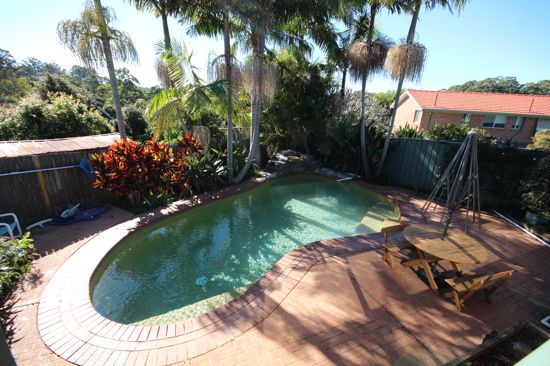 Spacious Family Home with Pool