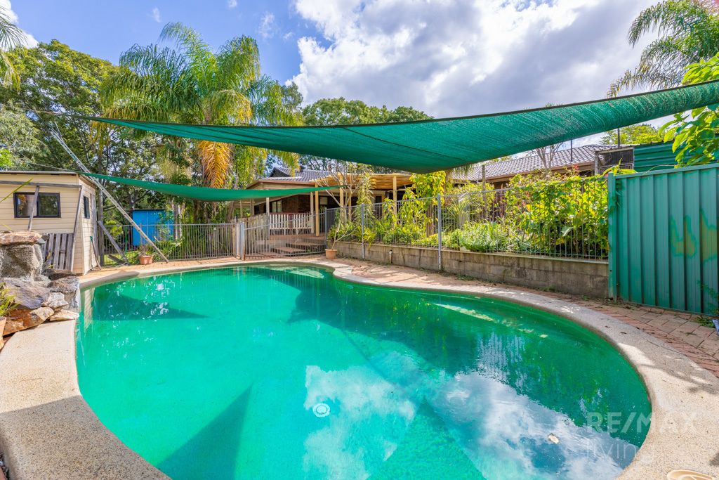 5961 Linden Court Morayfield Queensland AcreageSemirural for Sale