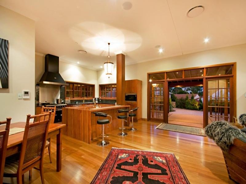 39 Surrey St Hyde Park Queensland House for Sale RE/MAX Australia