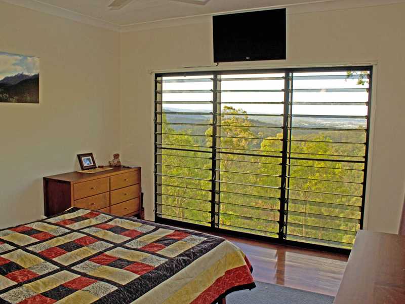 40 Chesterfield Drive Bonogin Queensland House for Sale RE/MAX Australia