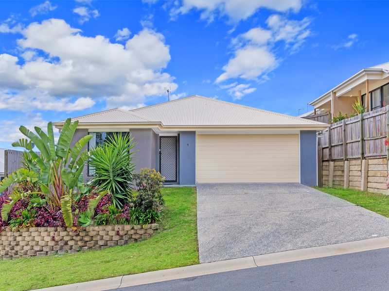 5 Rise Circuit Pacific Pines Queensland House for Sale RE/MAX Australia
