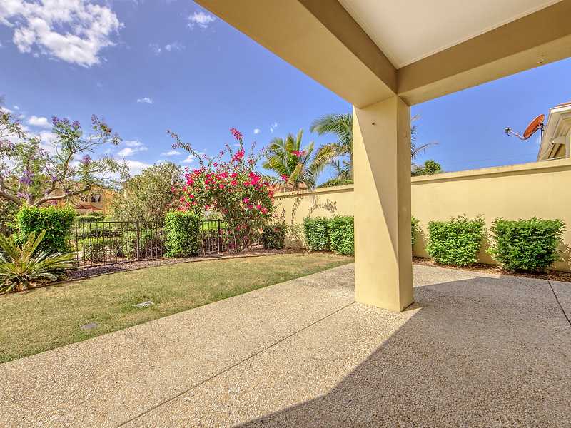 3/3 Robina Town Centre Drive Robina Queensland Townhouse for Sale RE