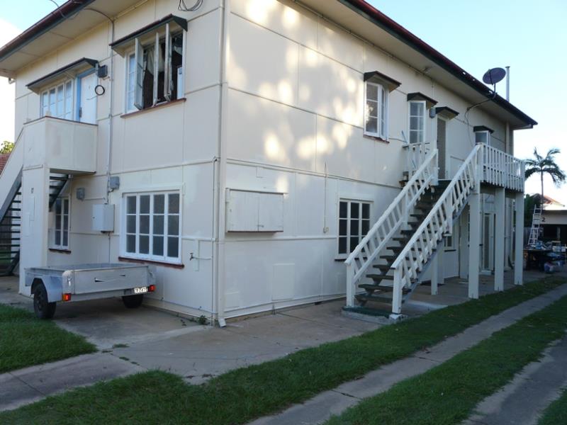 CLOSE TO SUTTONS BEACH & SHOPS