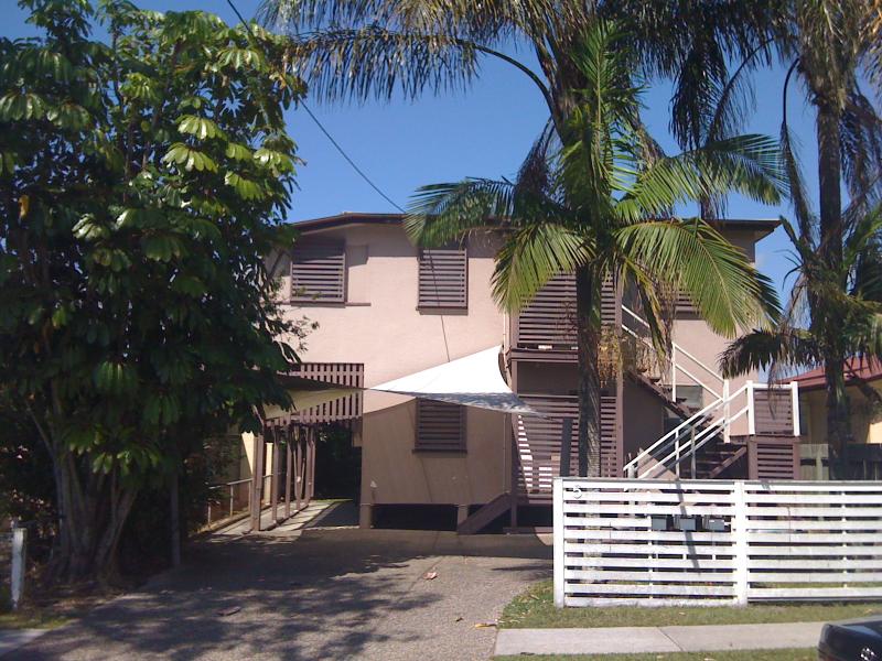 CUTE FLAT IN CLONTARF NEAR GOLF COURSE