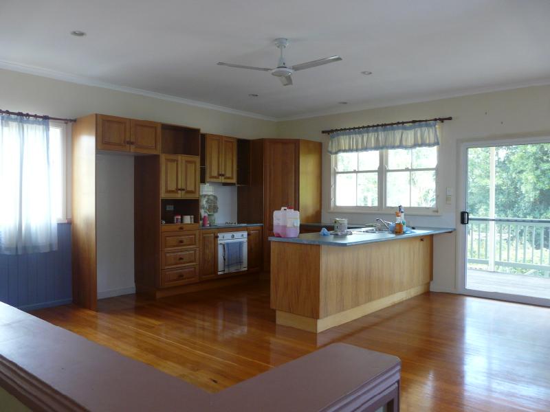 HUGE FAMILY HOME CLOSE TO BEACH!