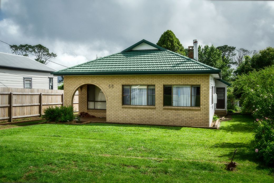 This huge home is set on a big 1505sq2 block in on