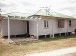 Property in Silkstone - $270 / Wk
