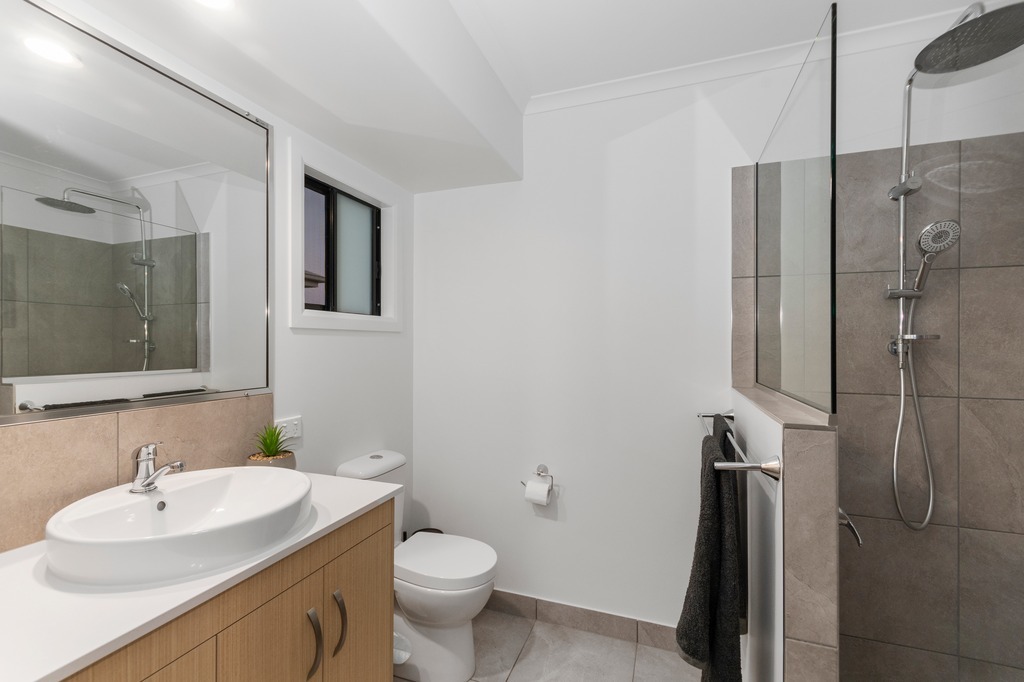 Real Estate in Mount Low