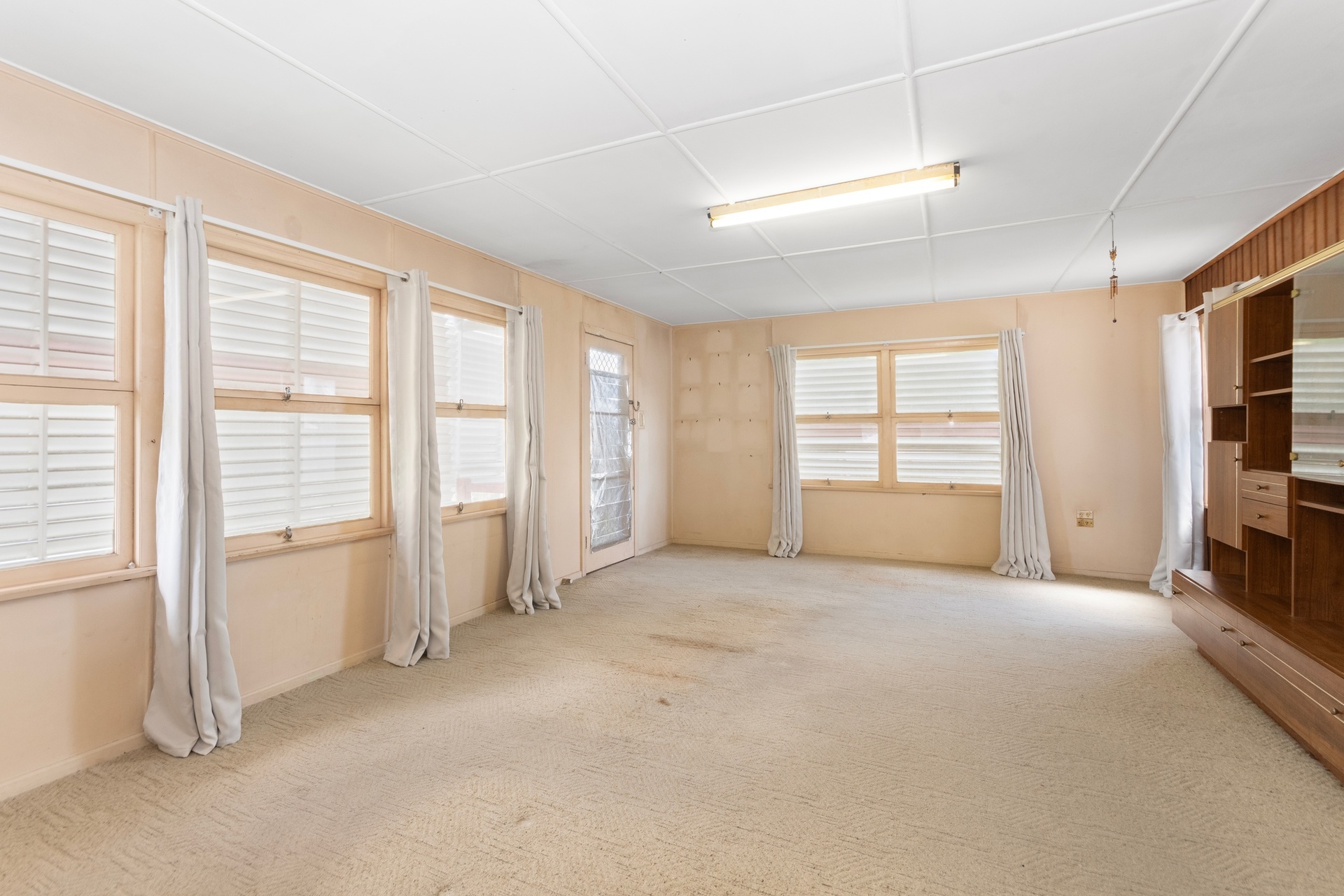 Open for inspection in Currajong