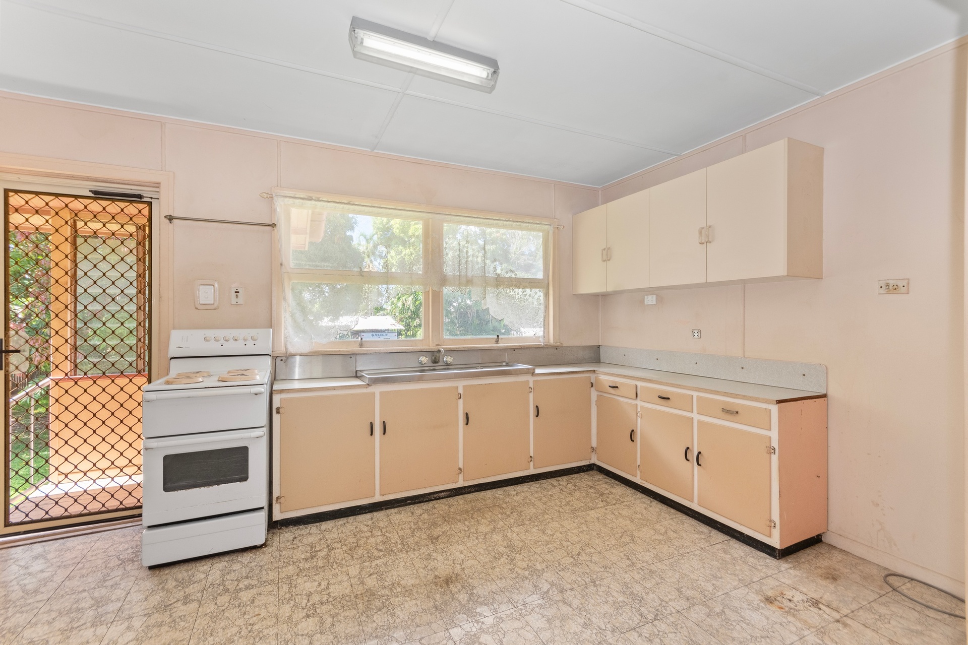 Selling your property in Currajong