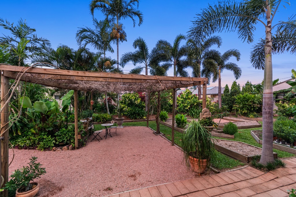 Real Estate in Alice River