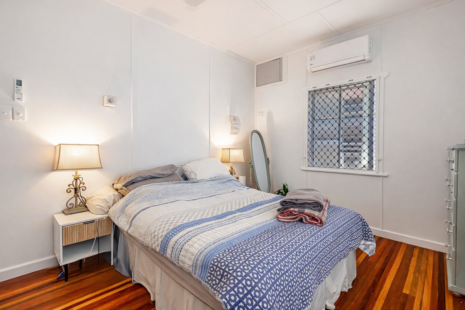 Open for inspection in Currajong