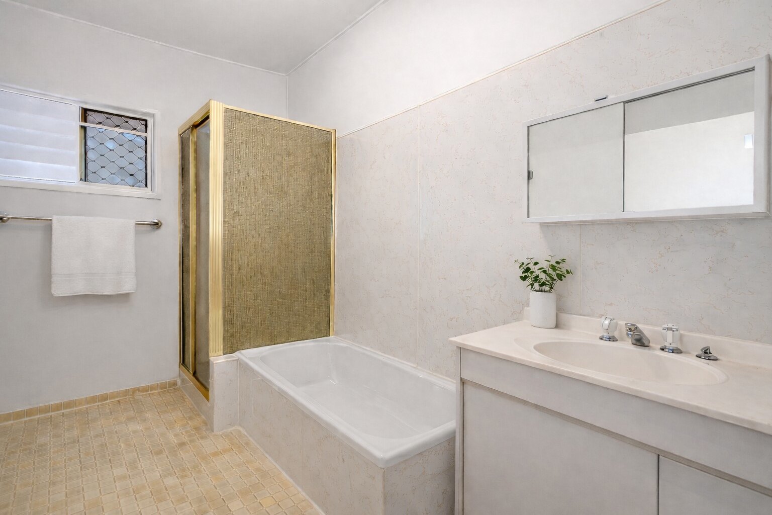 Selling your property in Currajong