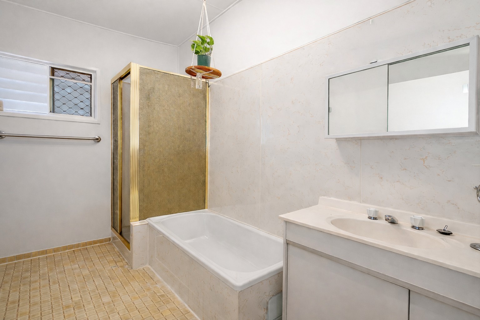 Real Estate in Currajong