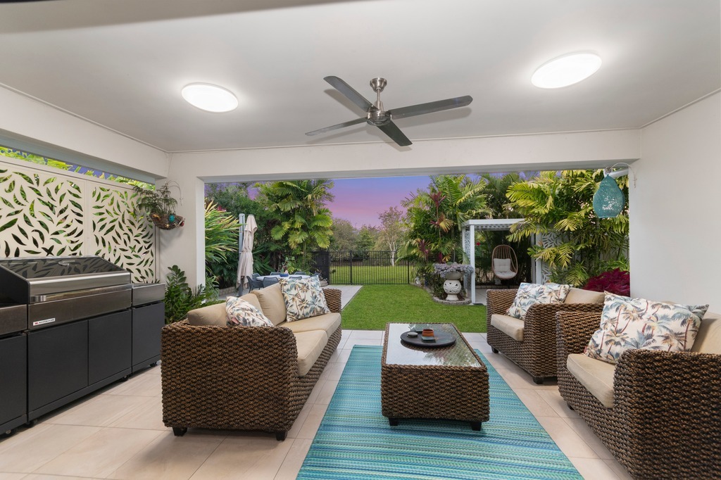 Real Estate in Mount Low