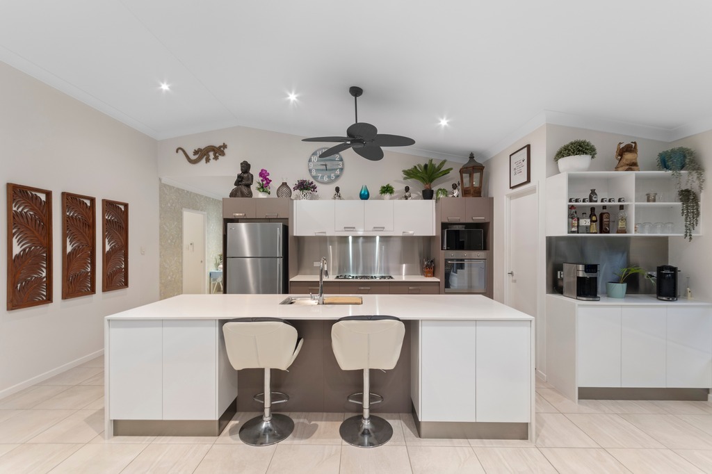 Real Estate in Mount Low