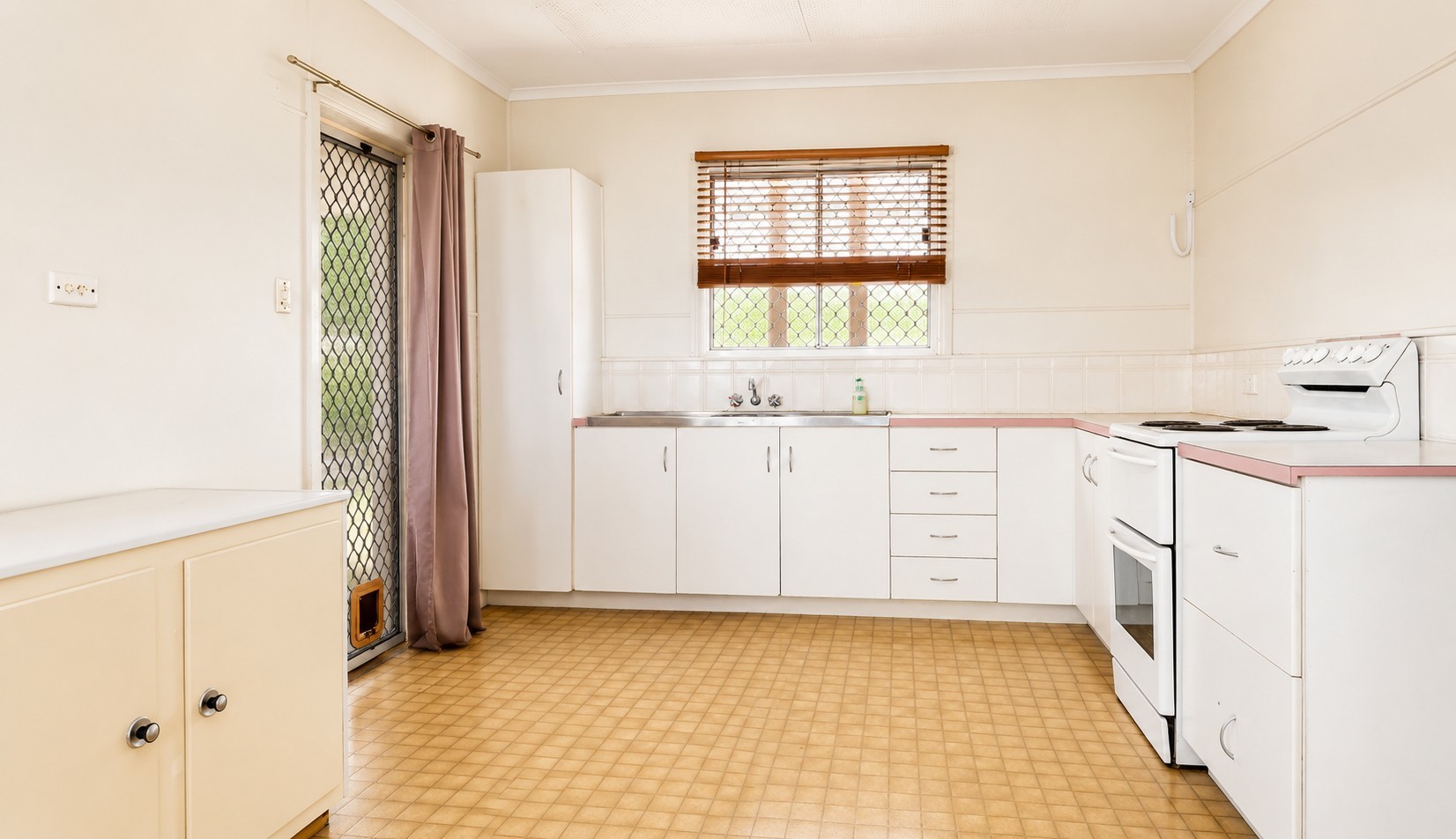 Open for inspection in Aitkenvale