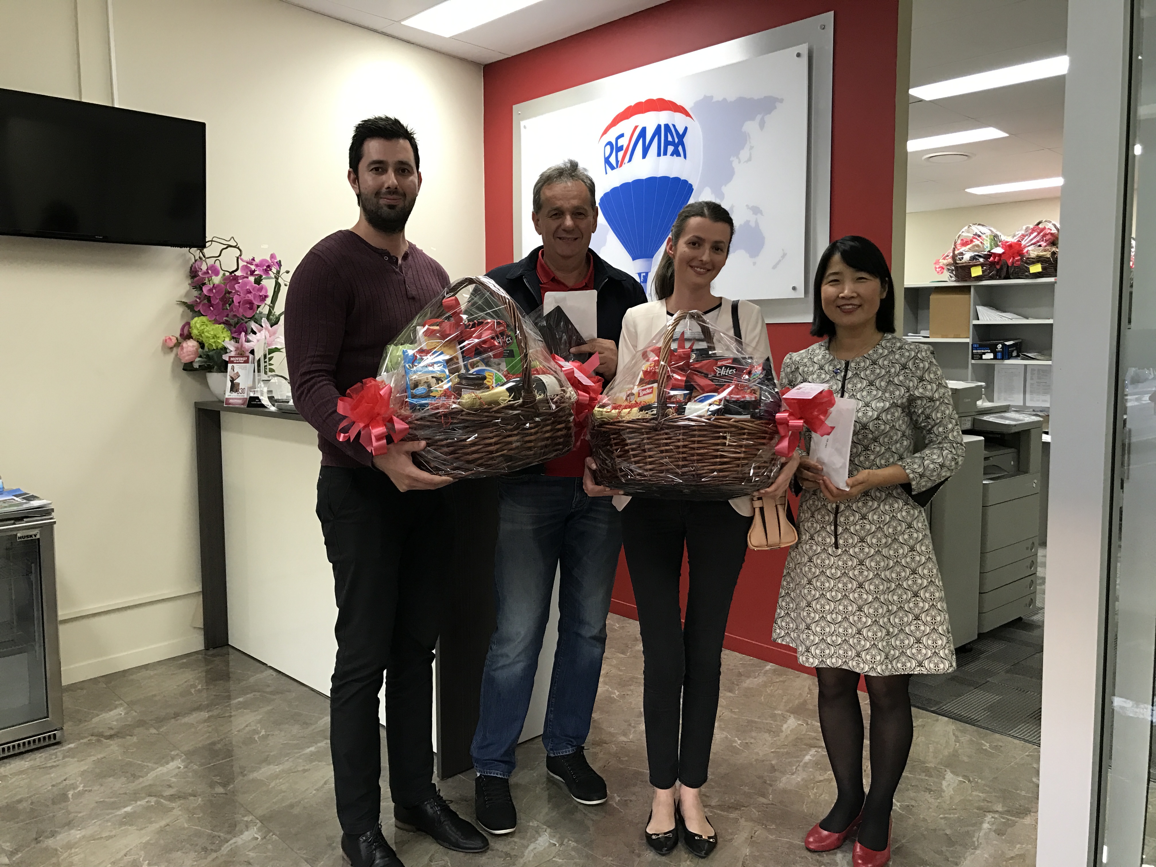 RE/MAX Community Realty > Home