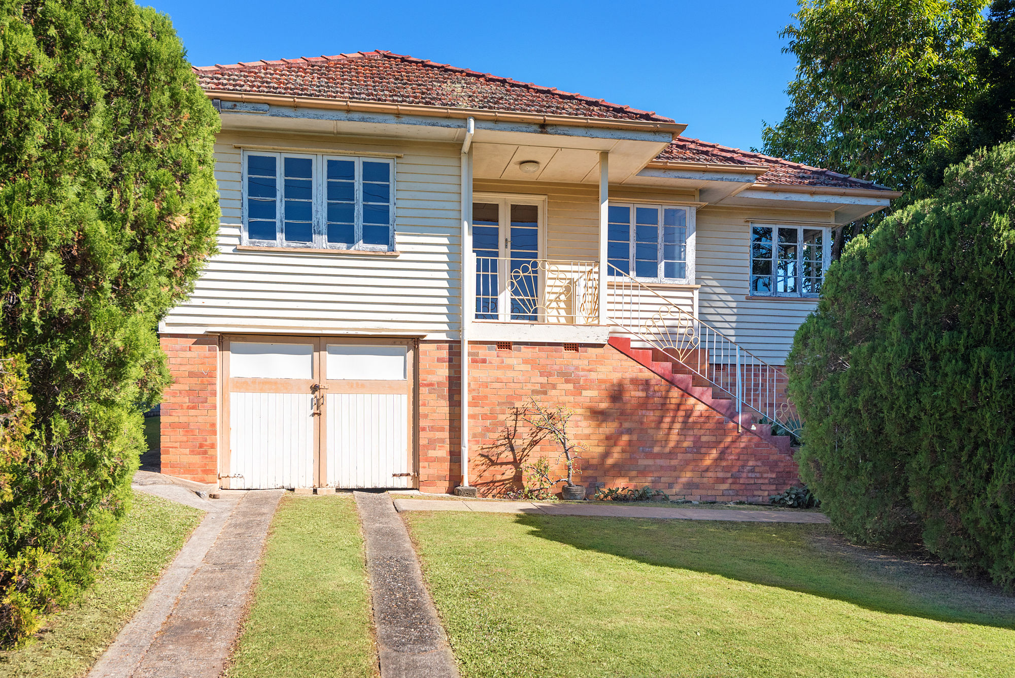 Property in Holland Park West - Sold