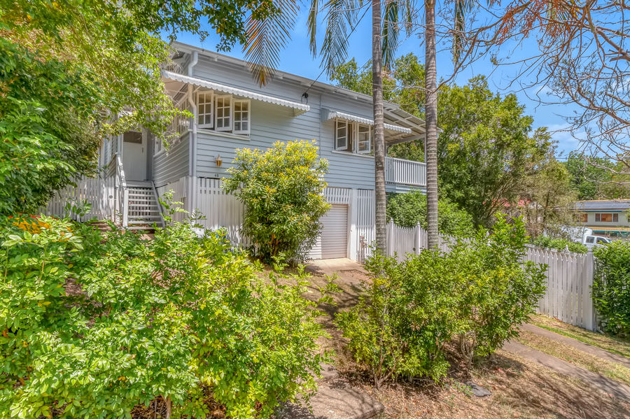 Property in Holland Park West - Sold