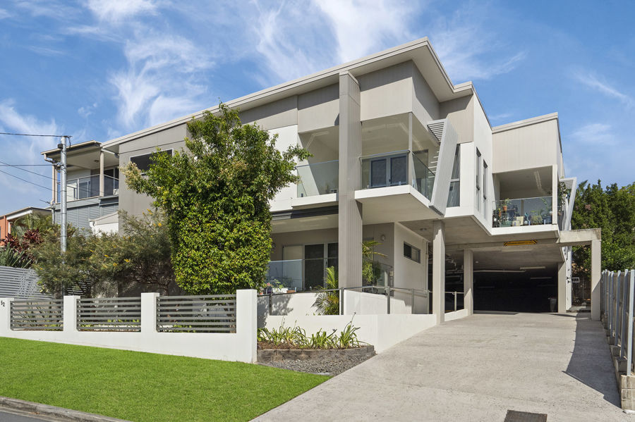 Property in Holland Park West - Sold