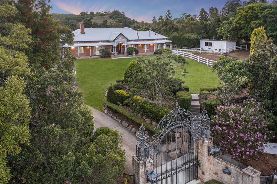 Property in Brookfield - Sold for $2,580,000