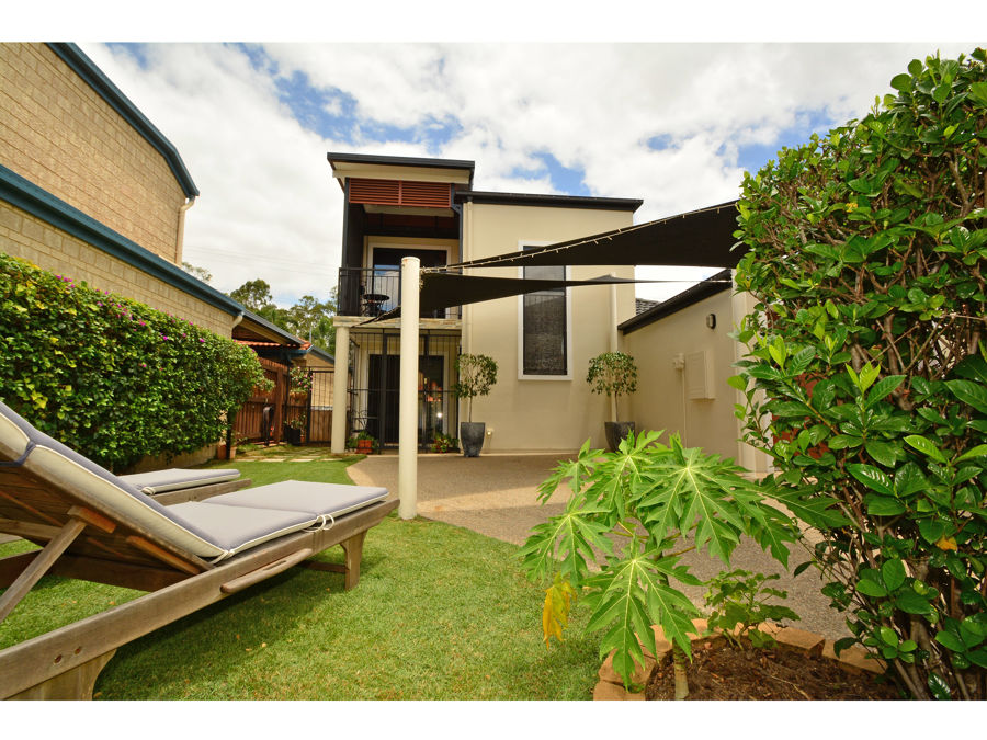 Property in Holland Park West - Leased