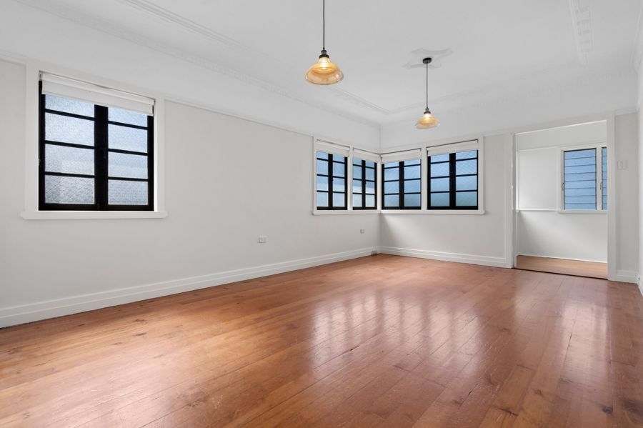 Property in Holland Park - Leased