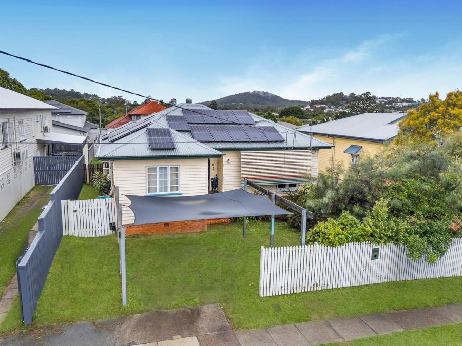 Property in Holland Park - Offers over $1,190,000