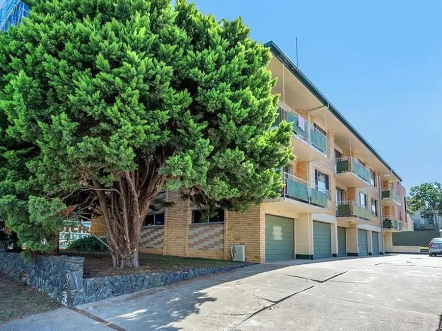 Property in Wooloowin - Leased