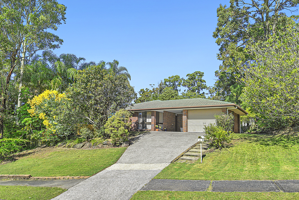 4 Bridle Lane Molendinar Queensland House for Sale - RE/MAX Australia