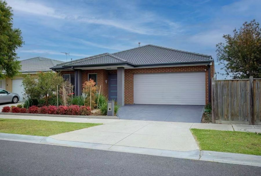 18 Fairwater Drive, Point Cook - Thumbnail 5