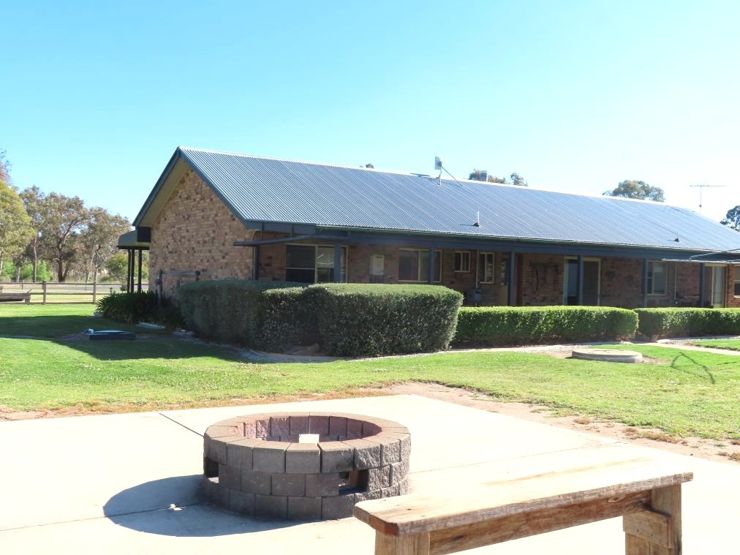 Property For Sale in Applethorpe