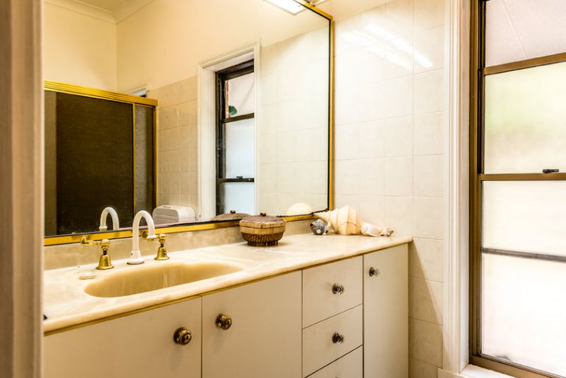 Real Estate in Valla