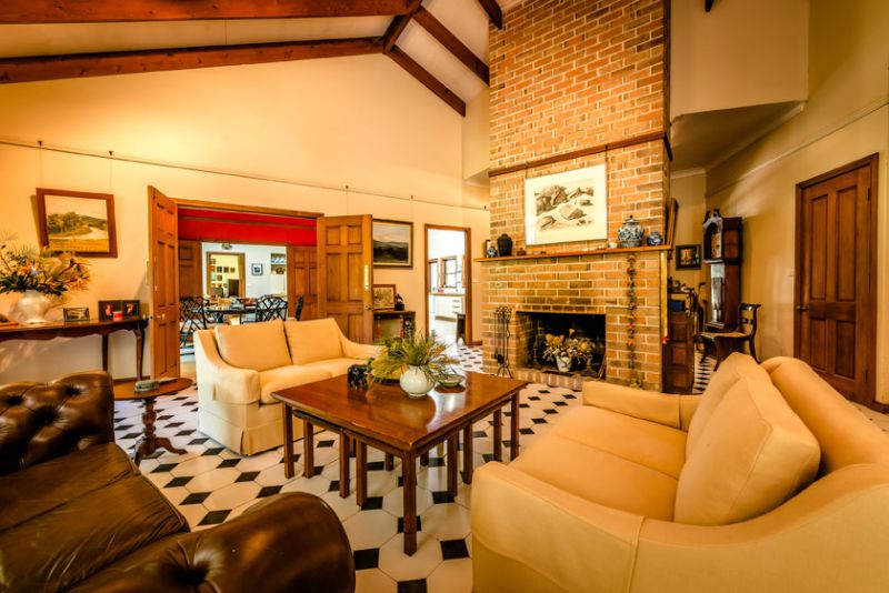 Real Estate in Valla