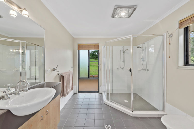 Real Estate in Valla