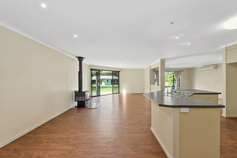 Real Estate in Valla