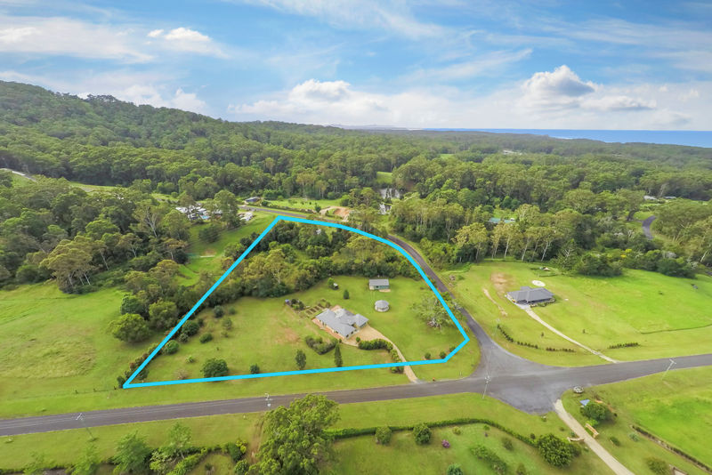 Real Estate in Valla