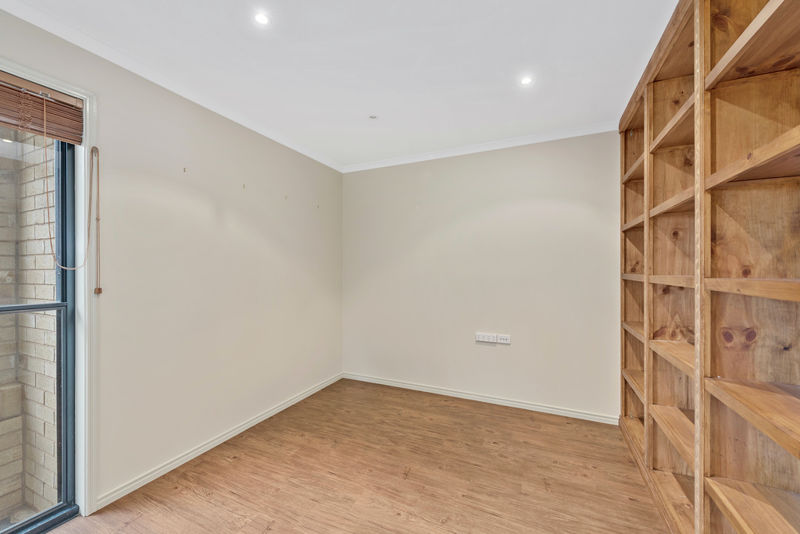 Real Estate in Valla