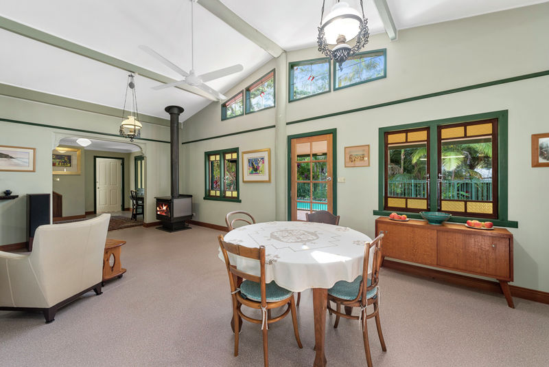 Valla real estate Sold