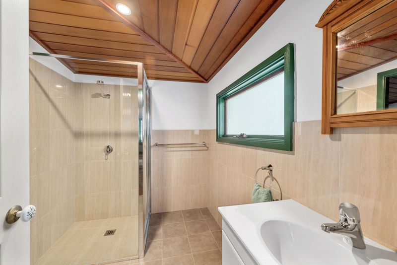 Real Estate in Valla