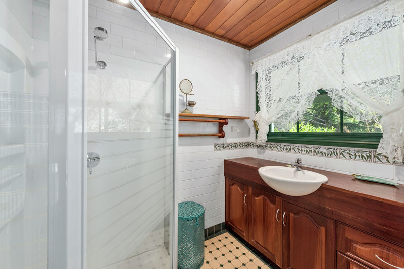 Real Estate in Valla