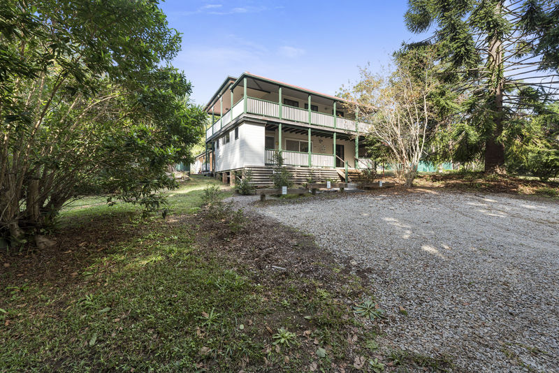 Real Estate in Valla